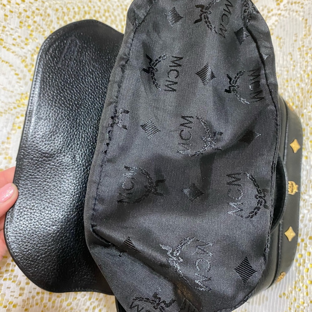 AUTHENTIC MCM MINI LEATHER HANDBAG - Picture 7 of 16